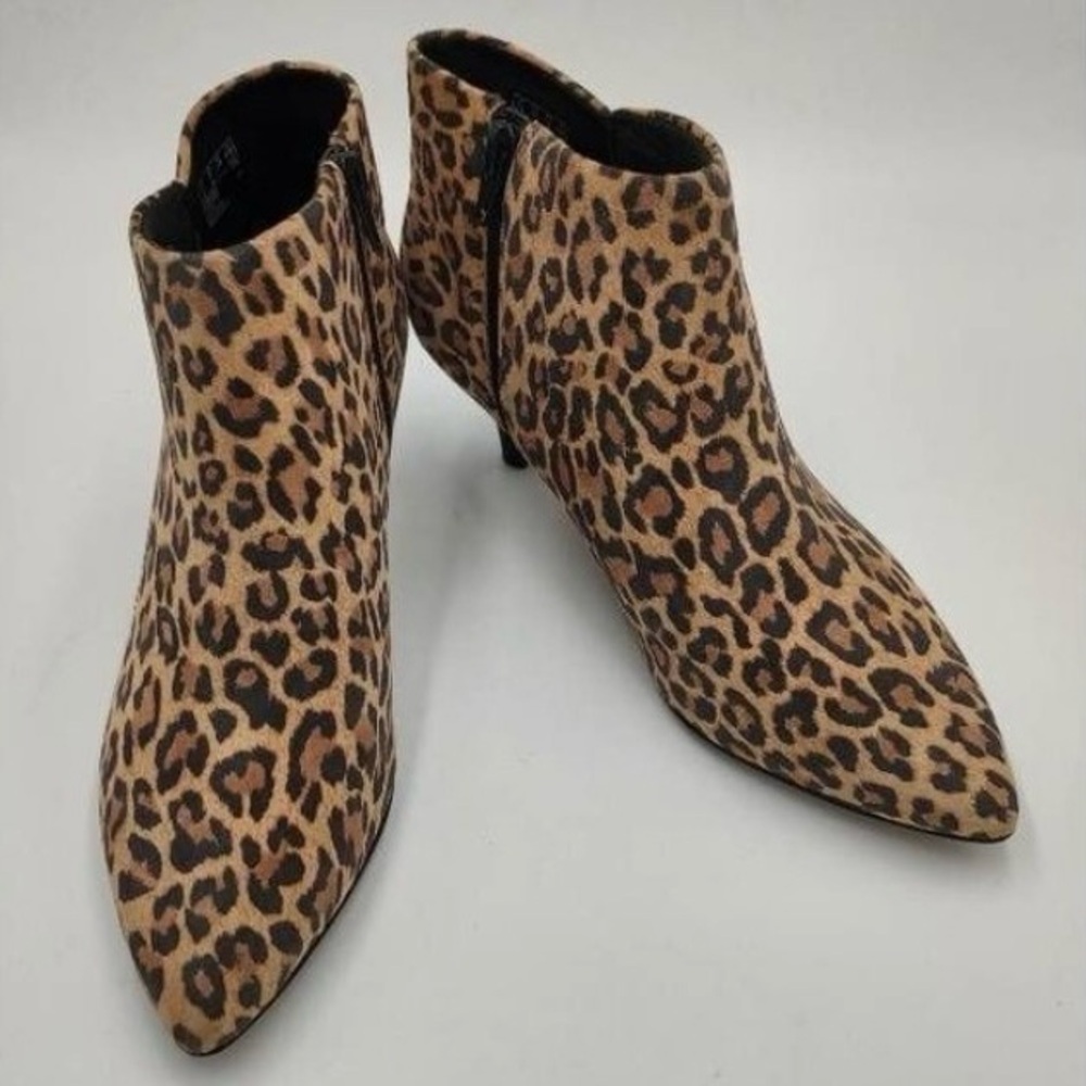 CLARKS Womens Ankle Boots Booties Tan Black Leopard Print Pointed Toe Zipper 8 M